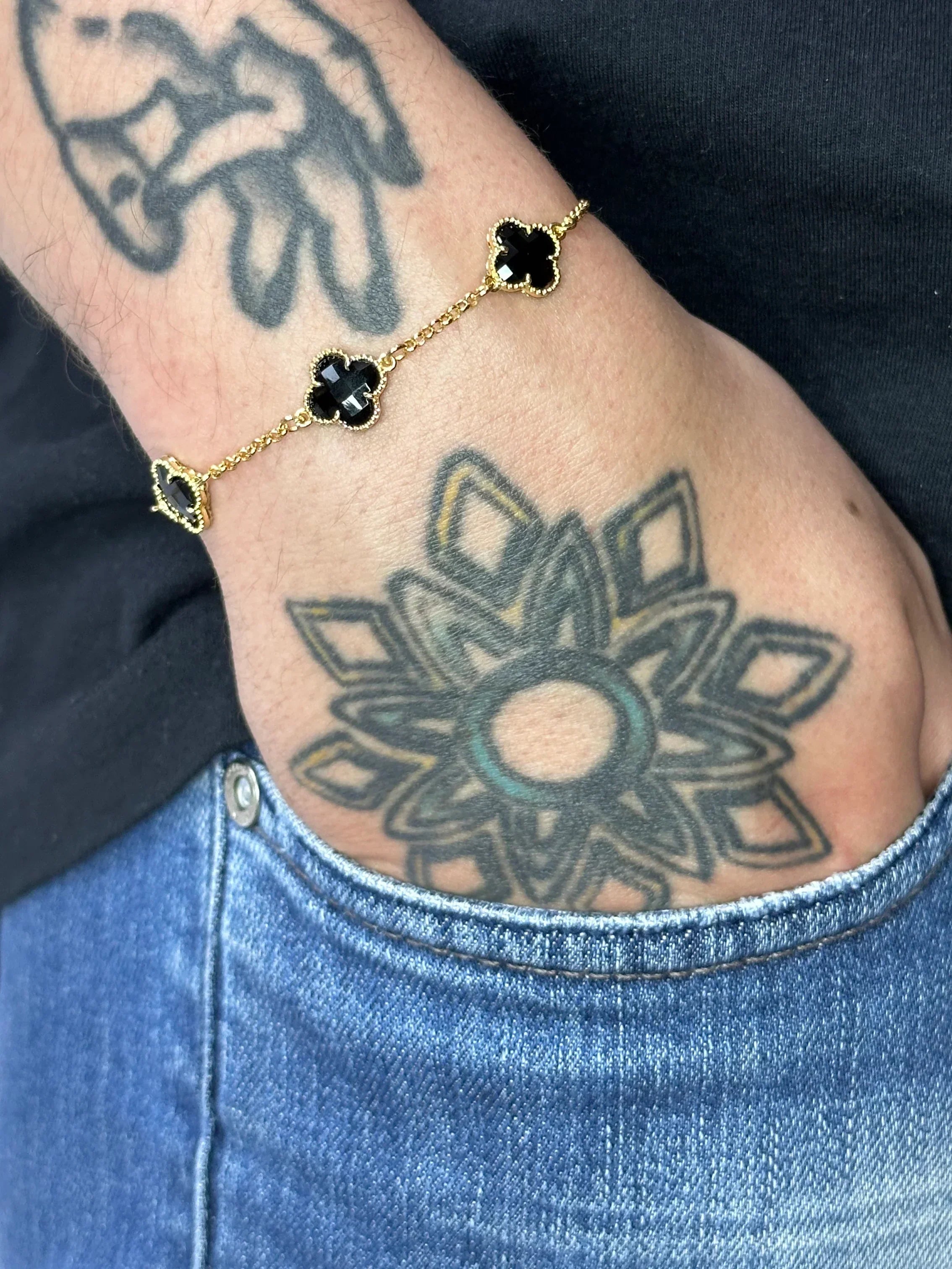 Pulseira Trevo Preto P - Banhado a Ouro 18K