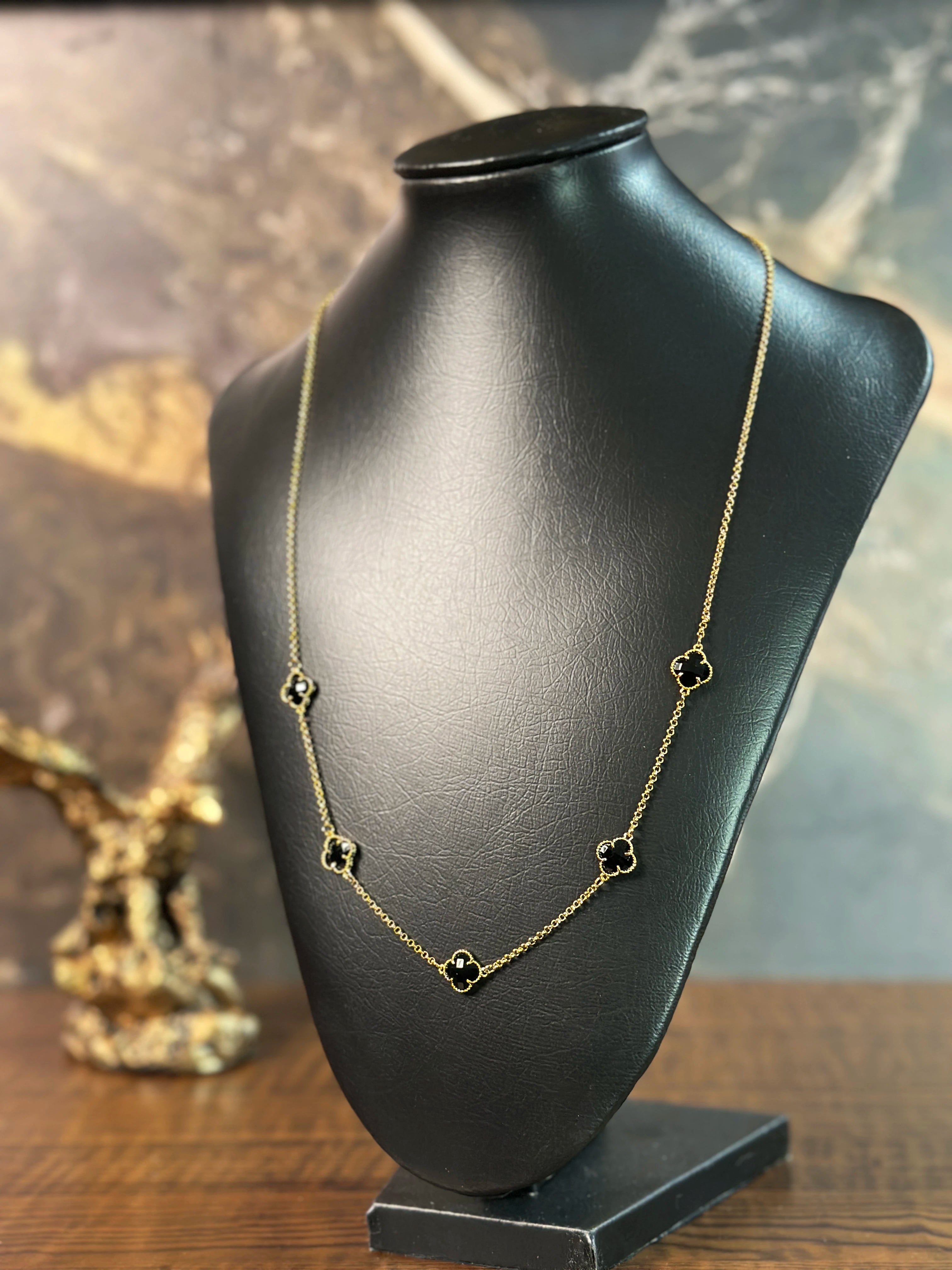 Corrente Trevo Preto P - Banhado a Ouro 18K